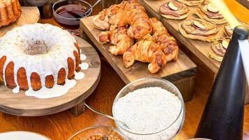Free daily buffet breakfast