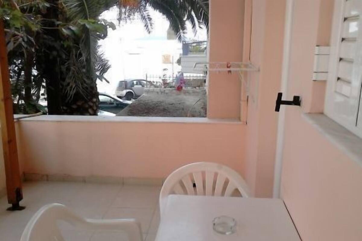 Caja de seguridad en la habitación, escritorio y cortinas blackout 