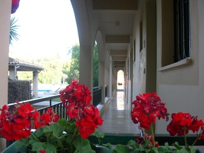 Property grounds - Villa Karmar Hotel Apartments (Corfu)