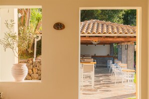 Dining - Villa Karmar Hotel Apartments (Corfu)