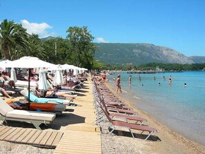 Beach nearby - Villa Karmar Hotel Apartments (Corfu)
