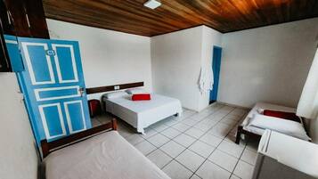 Minibar, màn/rèm cản sáng, truy cập Internet không dây miễn phí