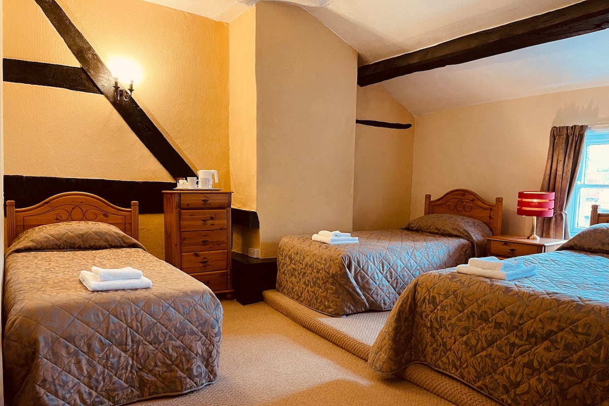 Chambre Quadruple, salle de bains attenante | 1 chambre