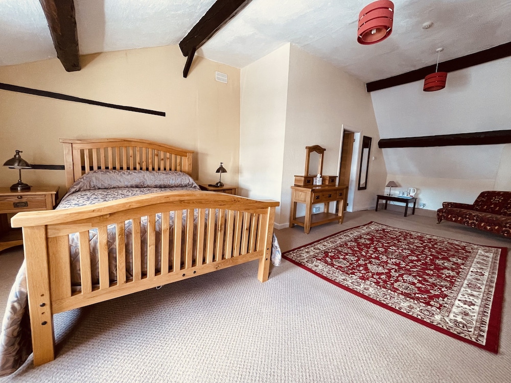 Cain Valley Hotel by null