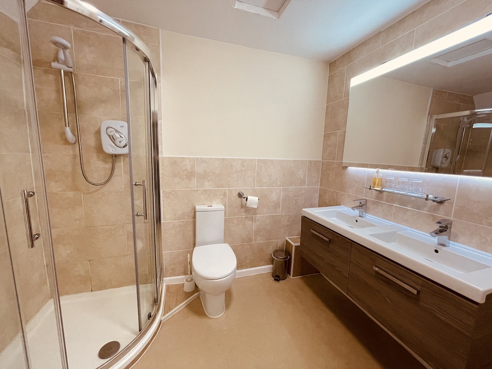 Cain Valley Hotel by null