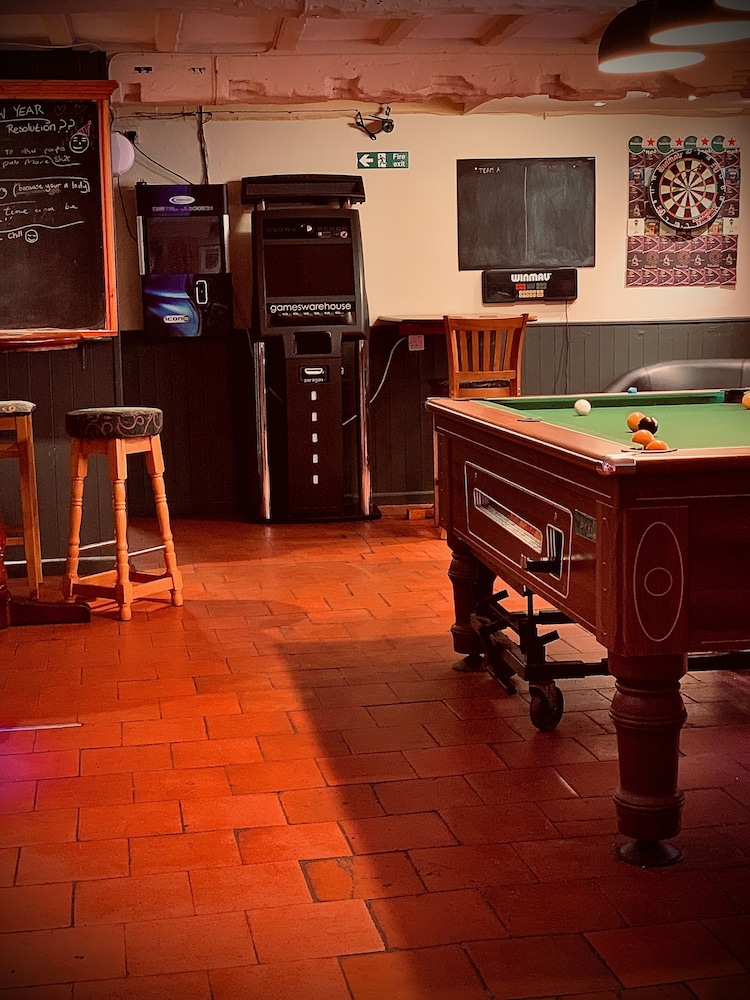 Cain Valley Hotel by null