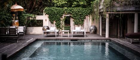 3 outdoor pools, pool umbrellas, sun loungers