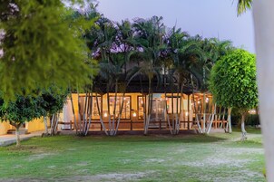 บริเวณภายนอก