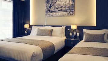 Quarto luxo, várias camas | Roupas de cama premium, frigobar (abastecido com alguns itens grátis)