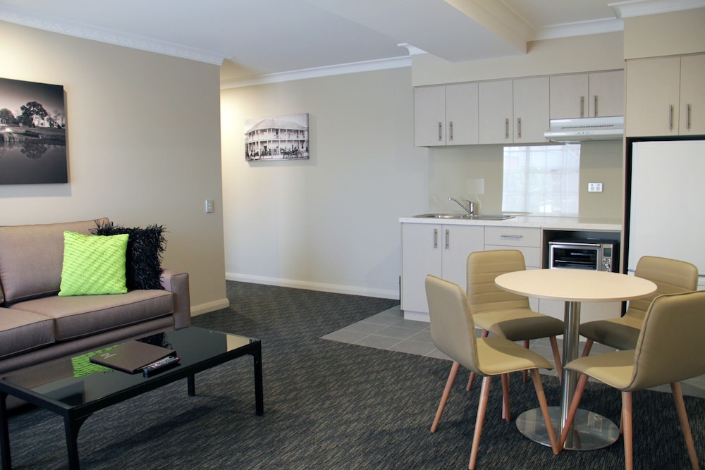 Mercure Orange by null