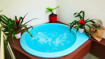 Bồn tắm ngâm