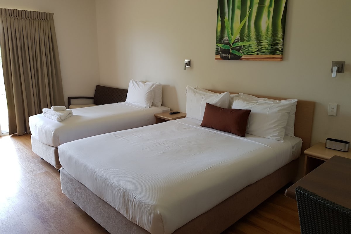 1 bedroom, premium bedding, Select Comfort beds, individually decorated