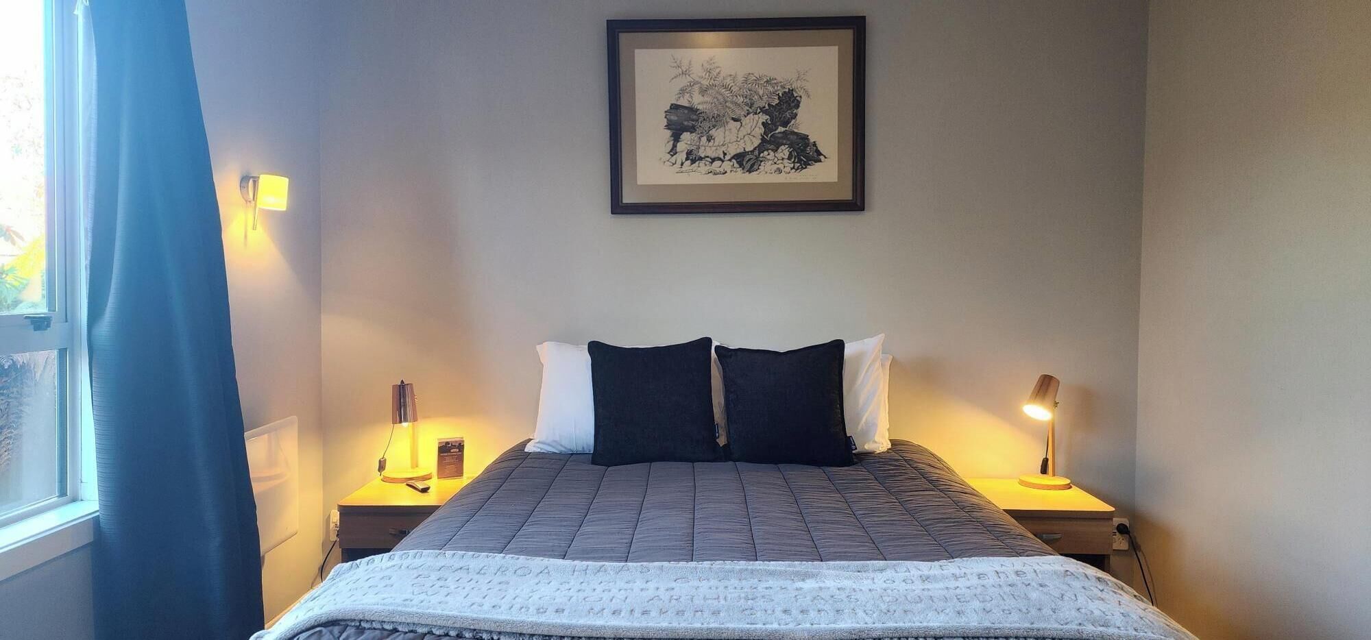 Chambre économique double | Décor unique, accès au Wi-Fi (inclus)