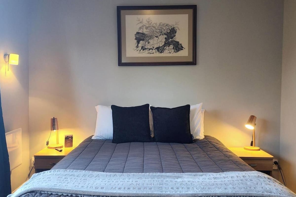 Economy Double Room | WiFi (free), individually decorated