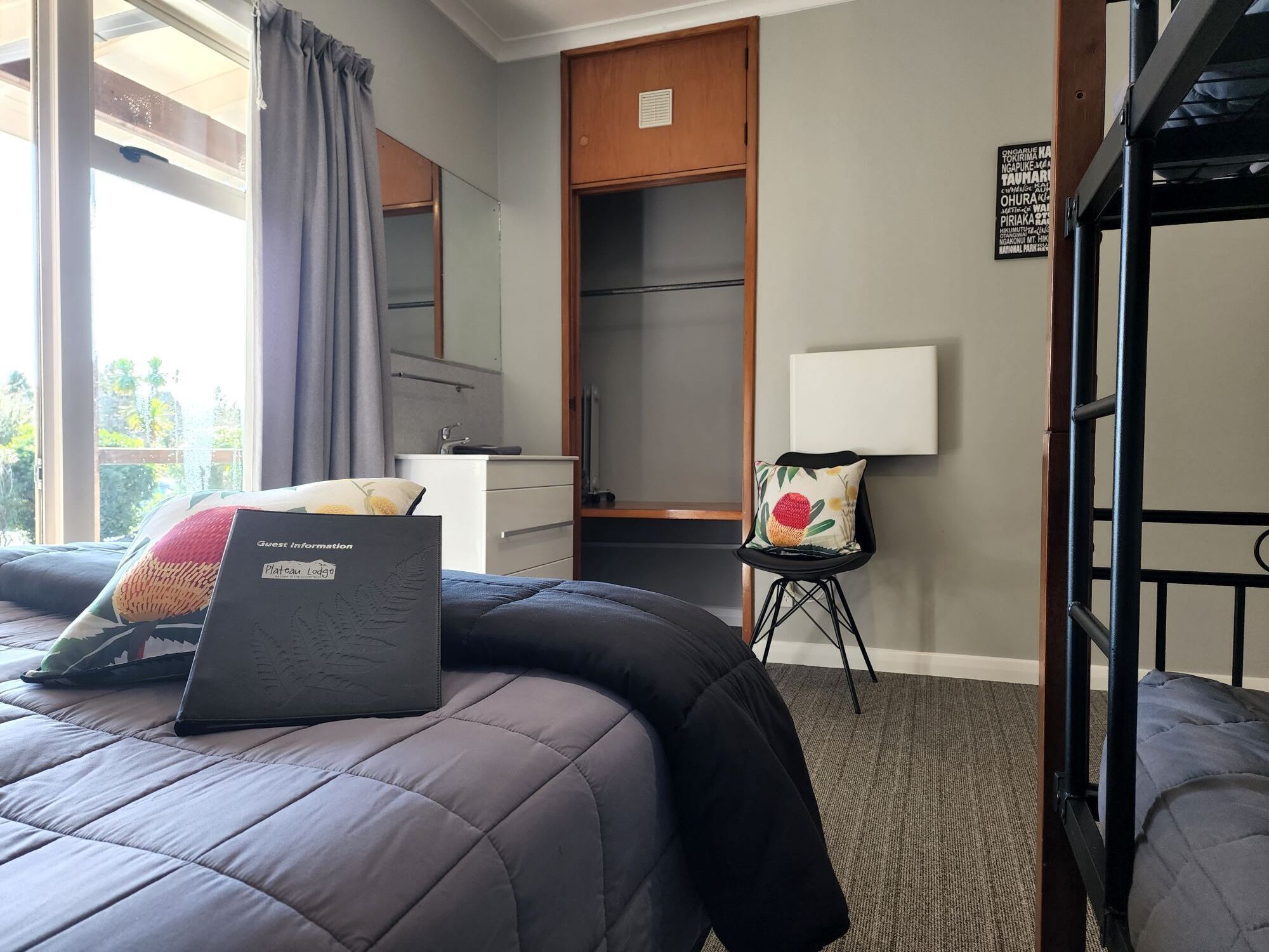 Camera Standard con letto matrimoniale o 2 letti singoli, 1 camera da letto, bagno condiviso | Servizio della camera