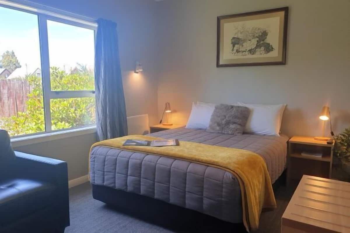 1 Schlafzimmer, Pillowtop-Betten, individuell dekoriert