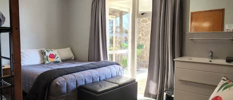 Chambre Standard double ou avec lits jumeaux, 1 chambre, salle de bains commune, vue sur le jardin | Décor unique, accÚs au Wi-Fi (inclus)