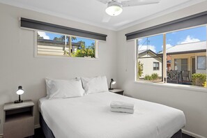 Cabana superior, 2 quartos | Roupa de cama, acesso para cadeiras de rodas