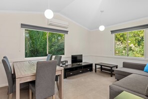 ซูพีเรียเคบิน, 2 ห้องนอน | บริการอาหารในห้องพัก