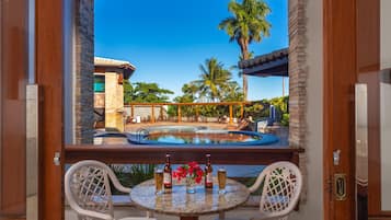 Quarto Luxo Casal vista mar ou piscina ou jardim ( mediante disponibilidade) | 1 quarto, frigobar, cofres nos quartos, cortinas blackout