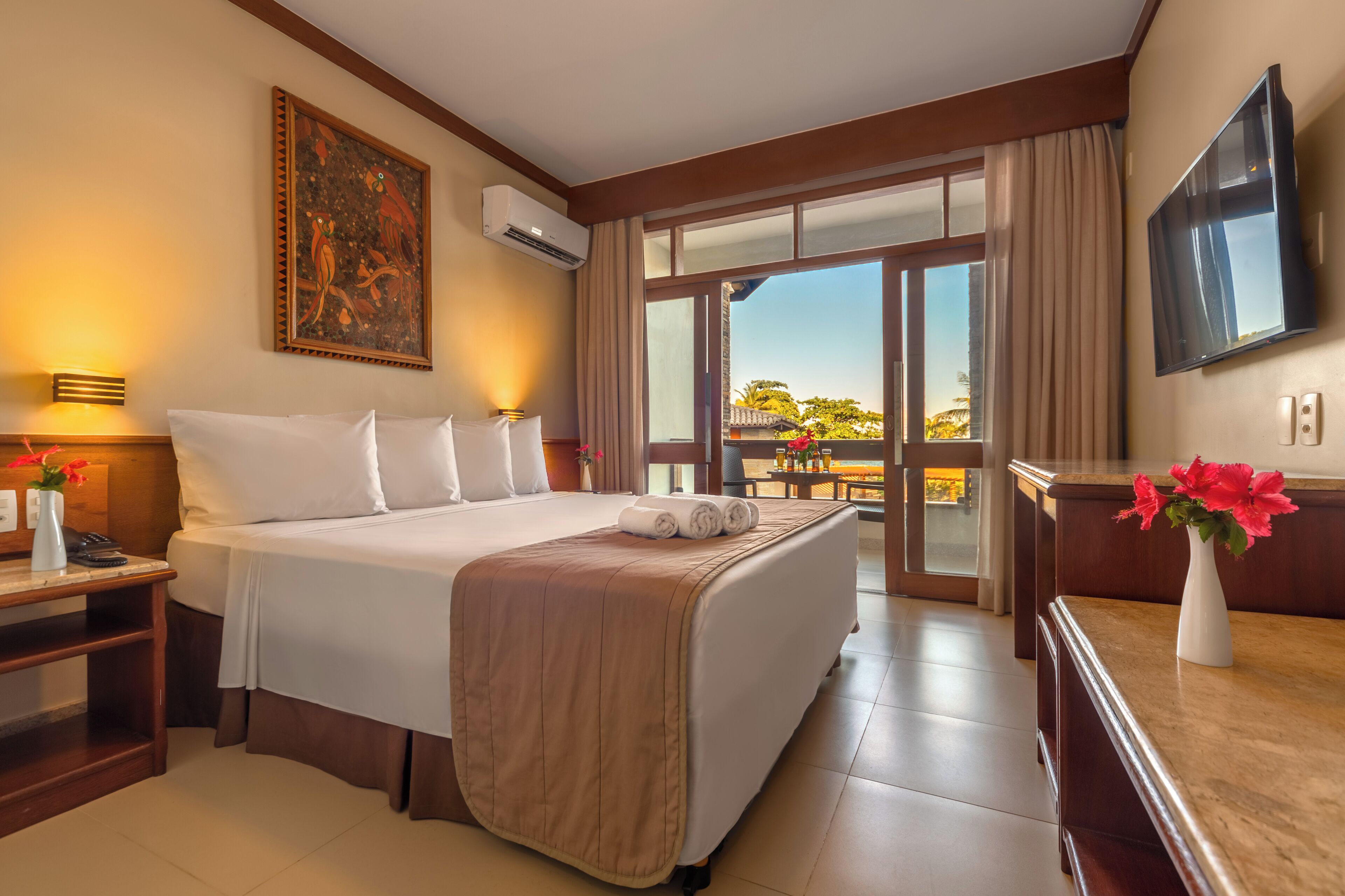 1 غرفة نوم وميني بار وخزنة داخل الغرفة وستائر تعتيم