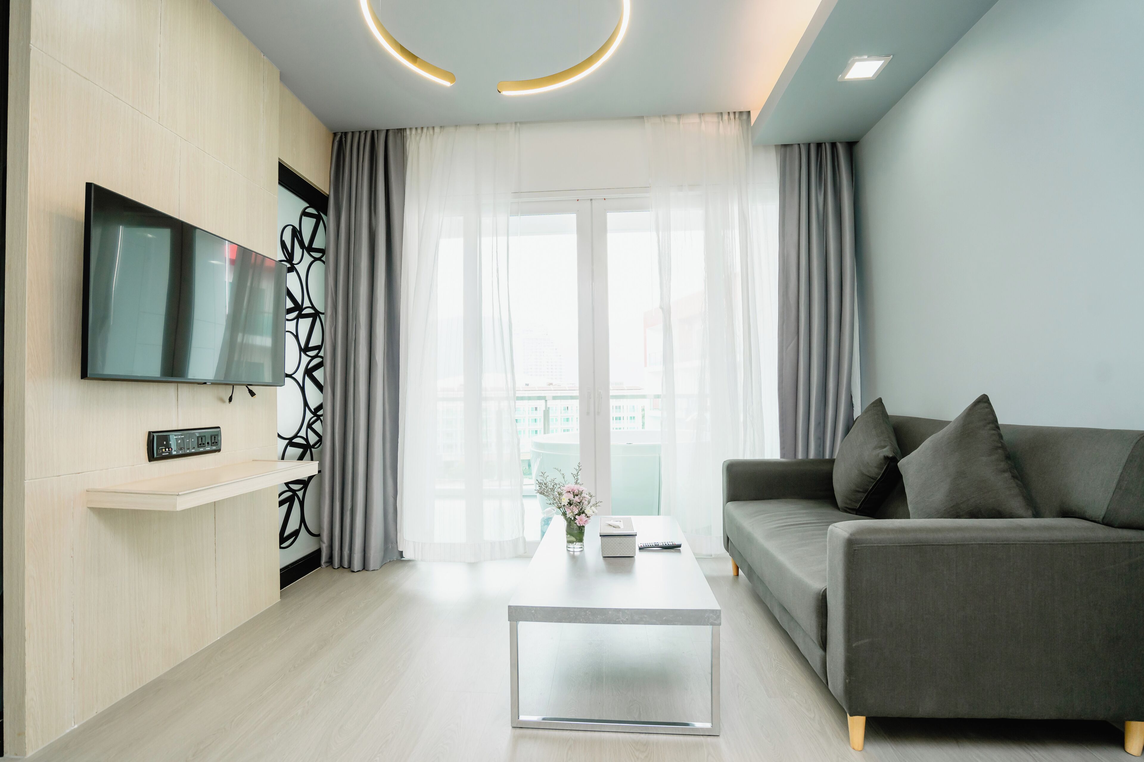 suite | living area | 41-inch led tv with cable channels, tv, fireplace