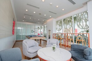 Game room - SLEEP WITH ME HOTEL design hotel @ patong (Patong)