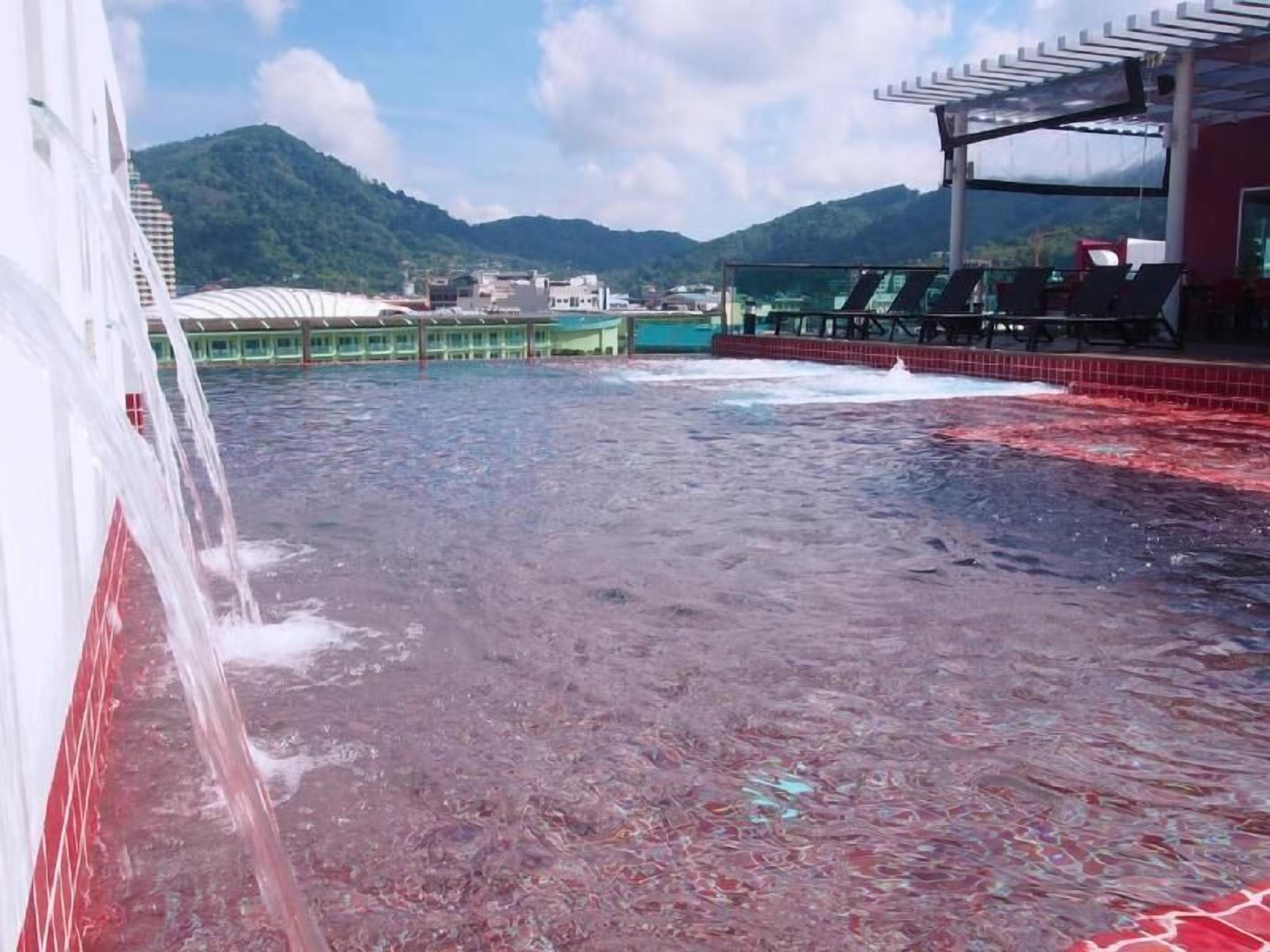 수영장 | 야외 수영장, 일광욕 의자