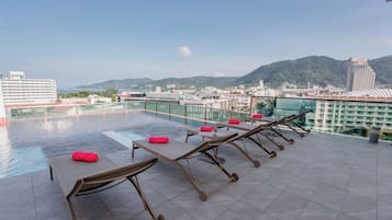 Outdoor pool, pool loungers