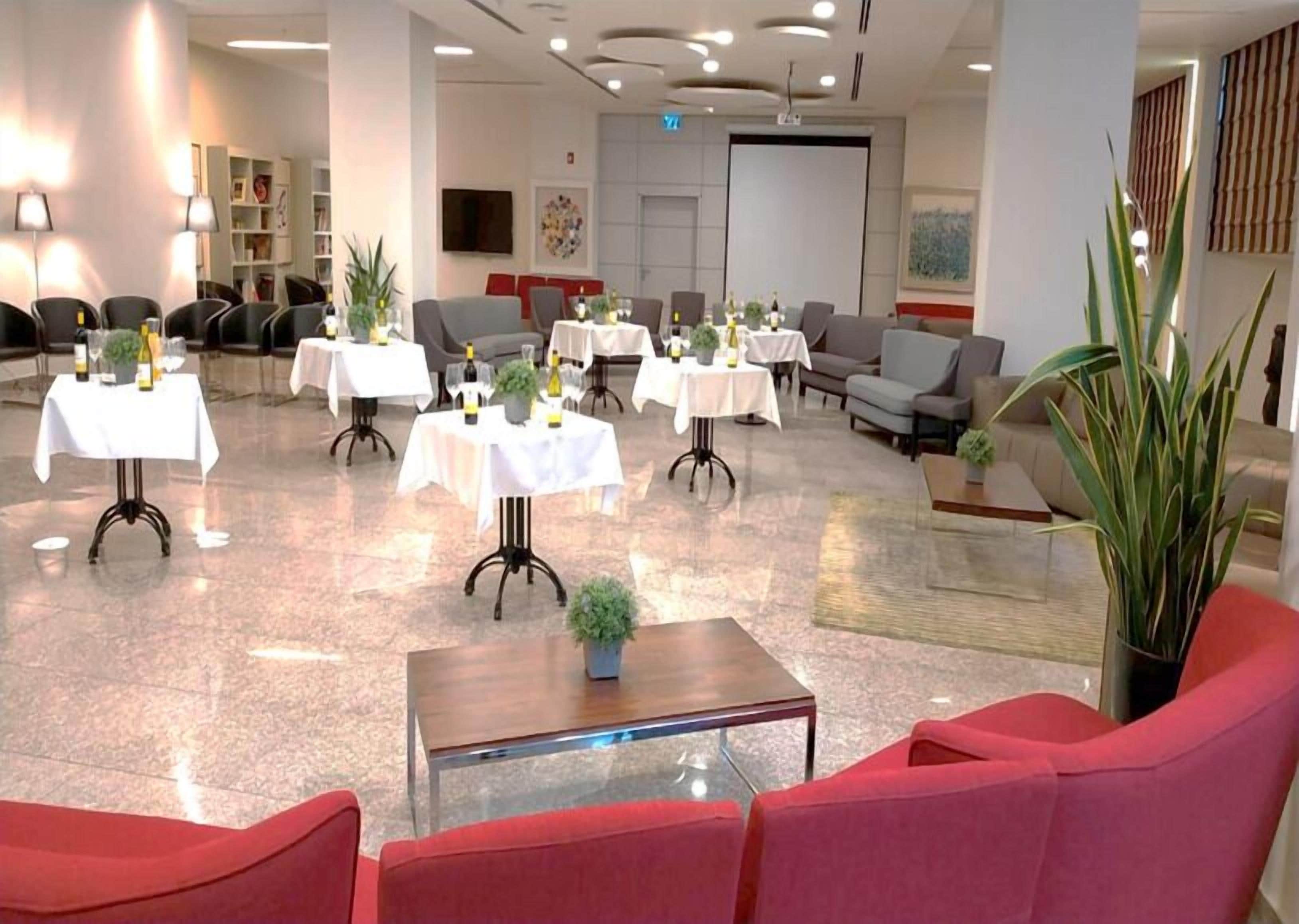 50-inch smart tv with satellite channels