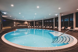 Exercise/lap pool