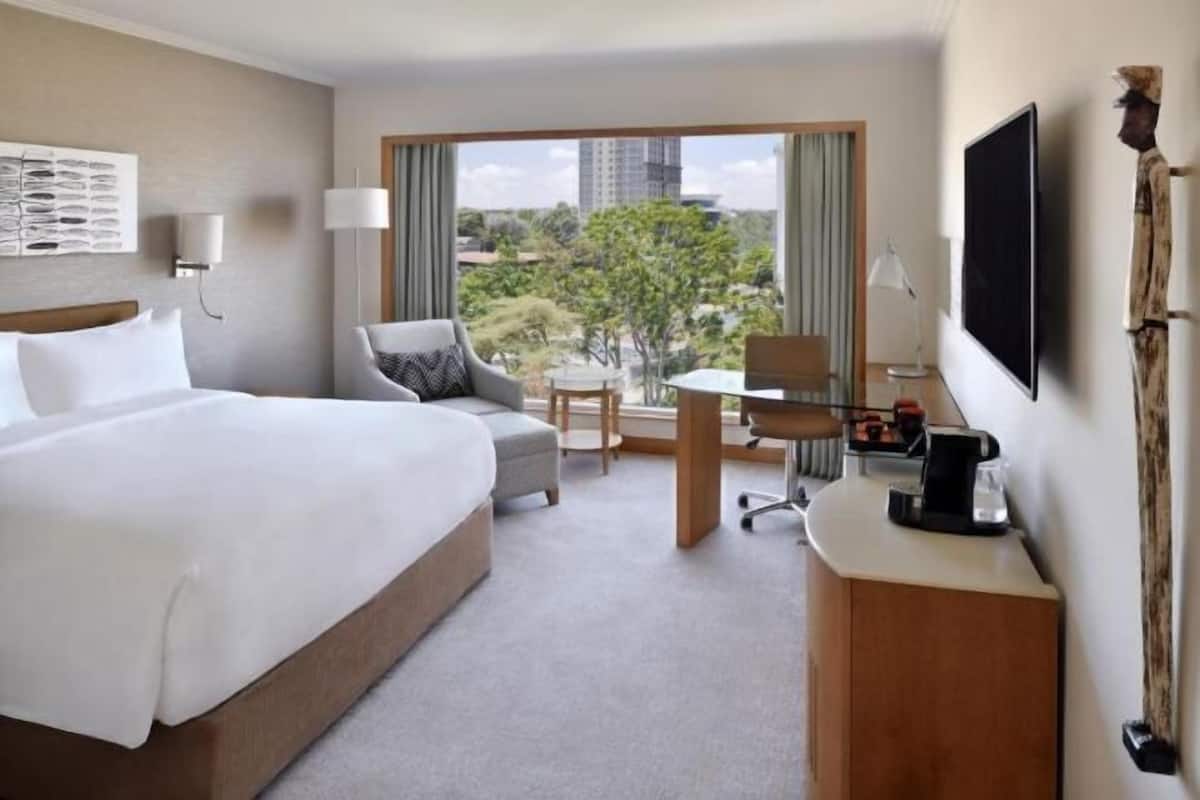1 bedroom, hypo-allergenic bedding, minibar, in-room safe