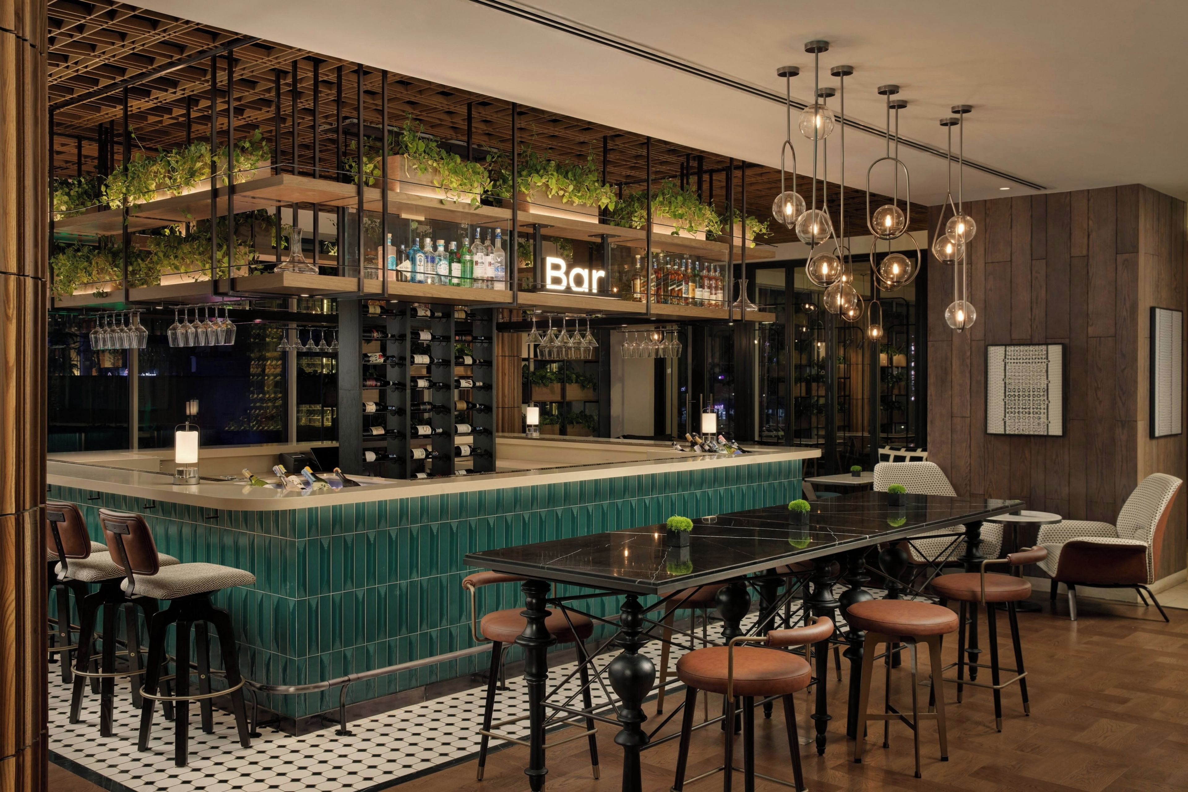 Bar (trong khuôn viên)