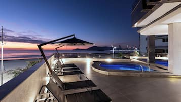 2 indoor pools, pool loungers