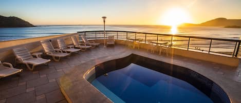 2 indoor pools, pool loungers