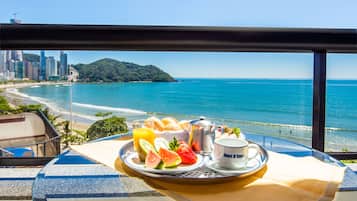 Phòng Suite Deluxe, bồn tắm nước nóng | Quang cảnh từ phòng