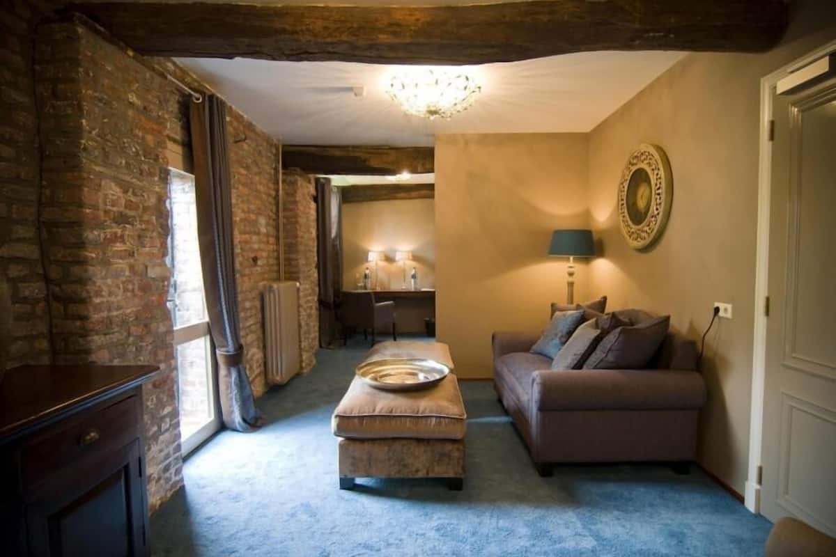 suite | living area | tv