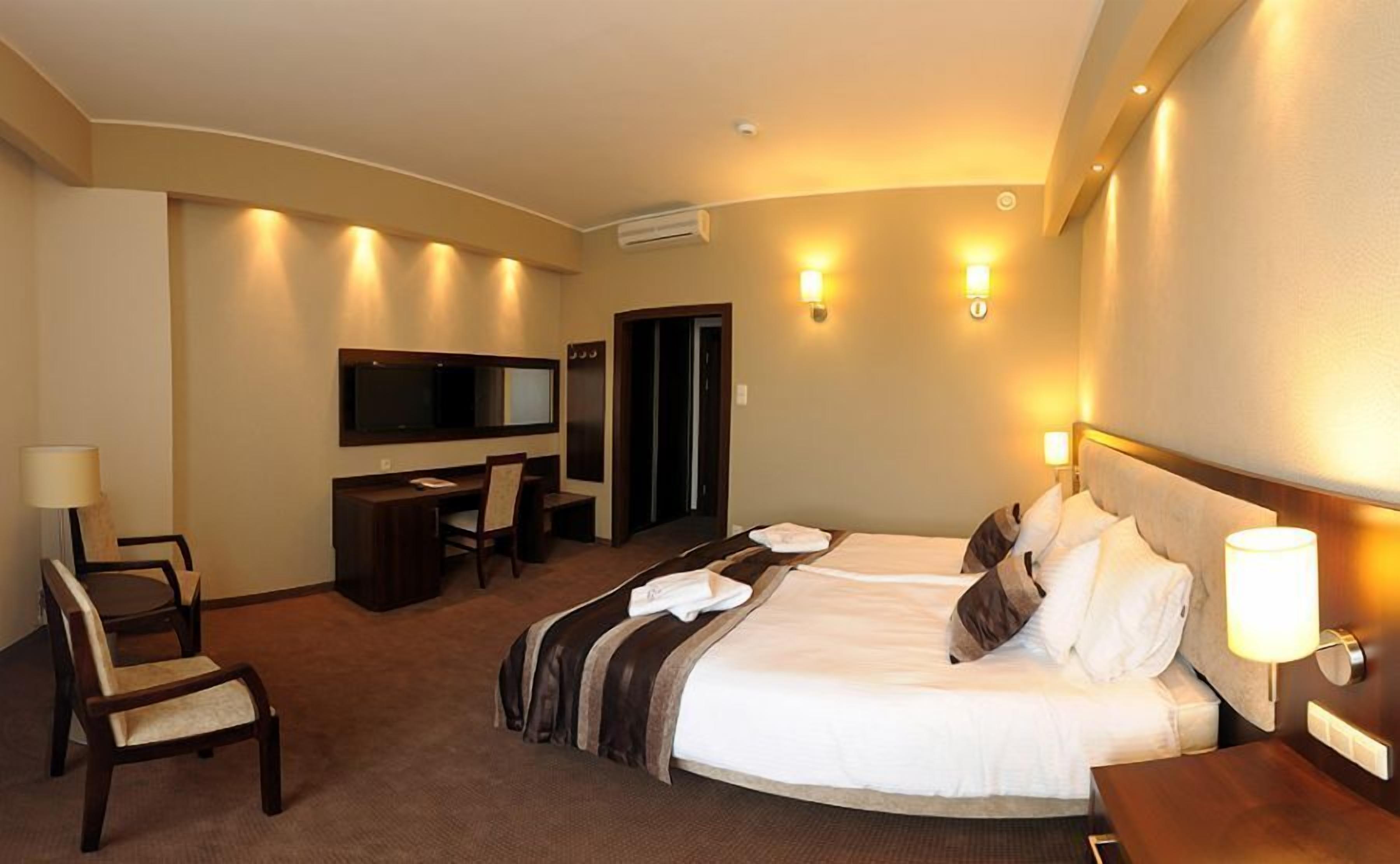 minibar, in-room safe, desk, soundproofing