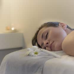 Lichaamsbehandelingen, hydrotherapie, aromatherapie, hotstone-massages
