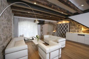 Deluxe Villa, 3 Bedrooms, Terrace (Jacuzzi ) | Wohnzimmer