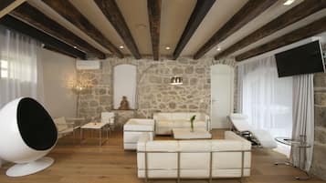 Deluxe Villa, 3 Bedrooms, Terrace (Jacuzzi ) | Living room | 60-inch LCD TV with satellite channels, TV