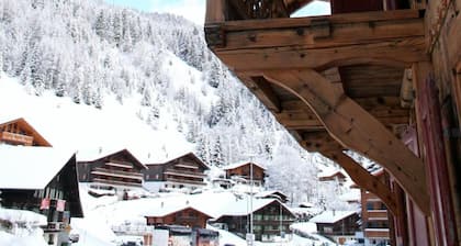 Chalet Suisse