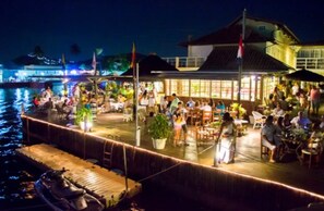 Front of property – evening/night - Residencial Portoveleiro (Cabo Frio)