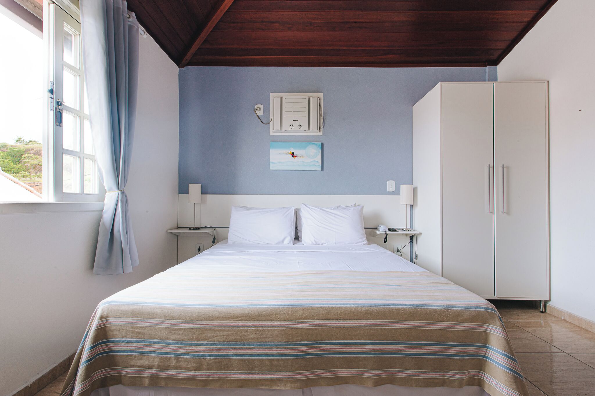 Chambre Standard avec lits jumeaux | Minibar, coffres-forts dans les chambres, rideaux occultants