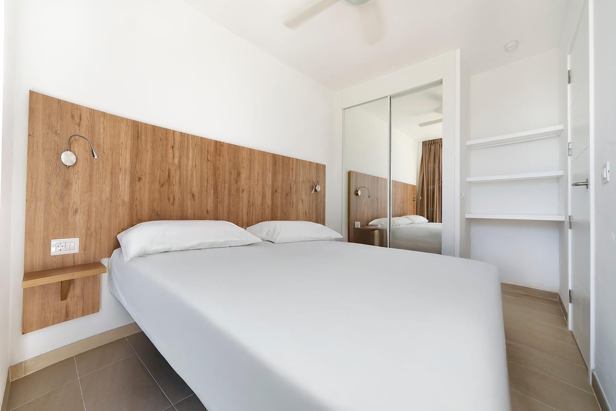 1 bedroom, in-room safe, free WiFi, bed sheets