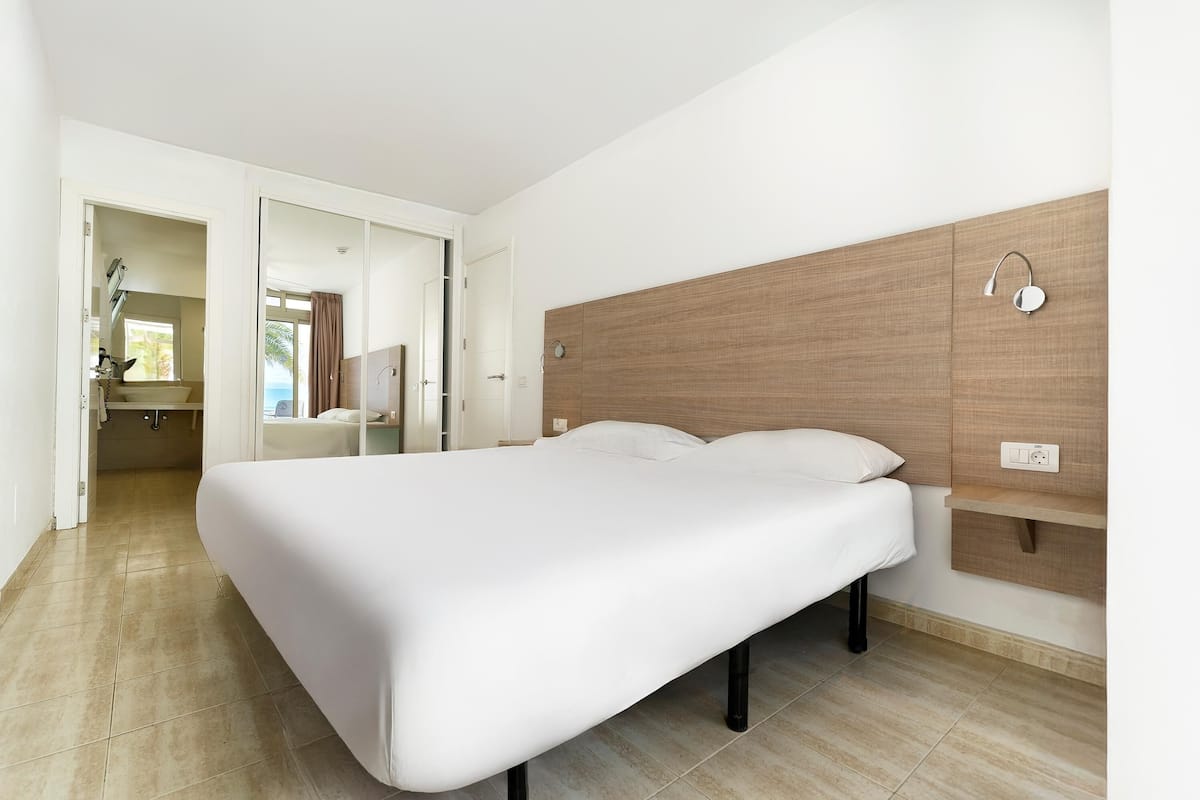 1 bedroom, in-room safe, free WiFi, bed sheets