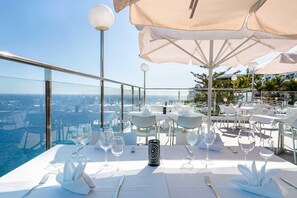 Outdoor dining - Servatur Altamar (Mogan)