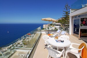 Deluxe Double Room, Balcony, Sea View | Terrace/patio