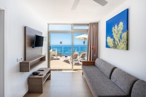 1 bedroom, in-room safe, free WiFi, bed sheets