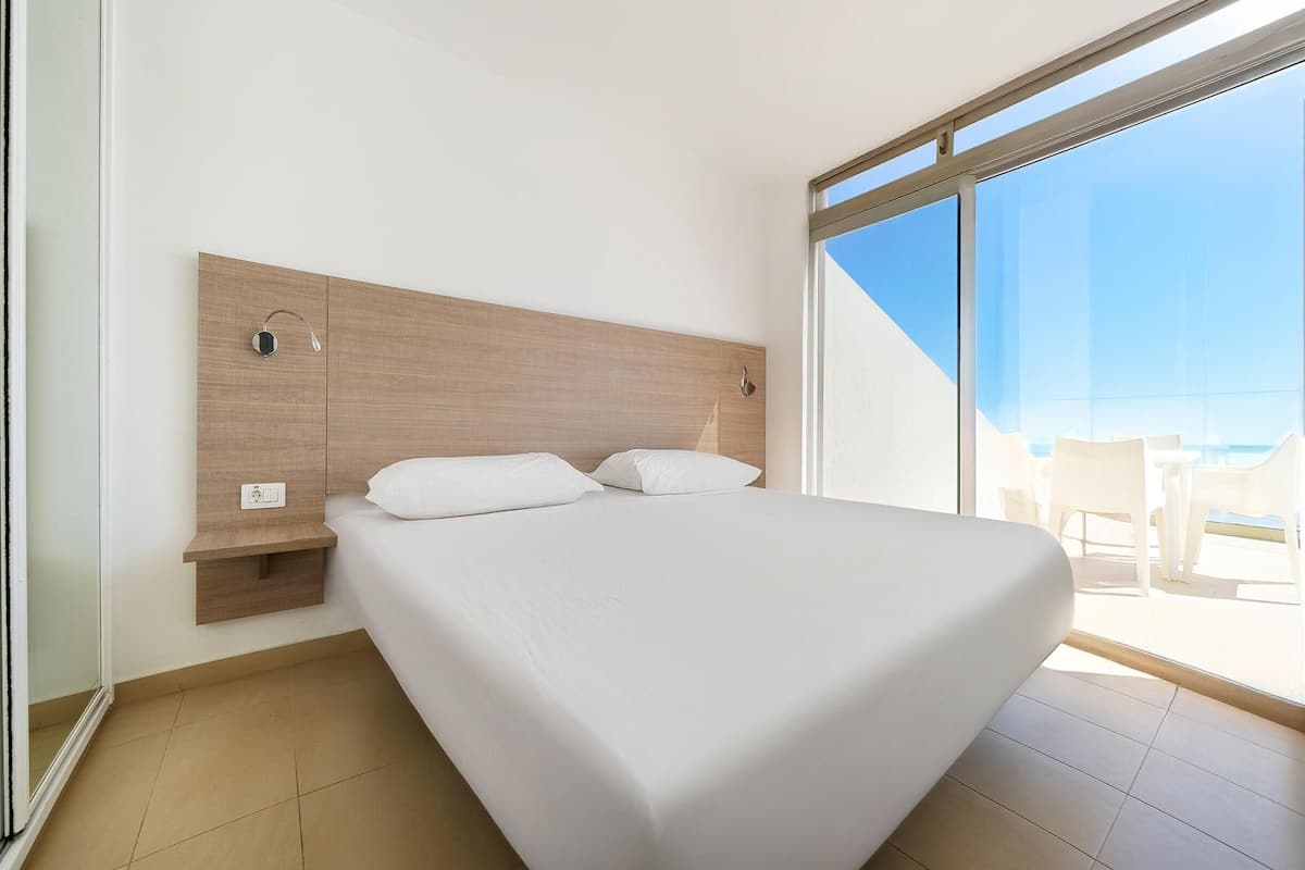 1 bedroom, in-room safe, free WiFi, bed sheets